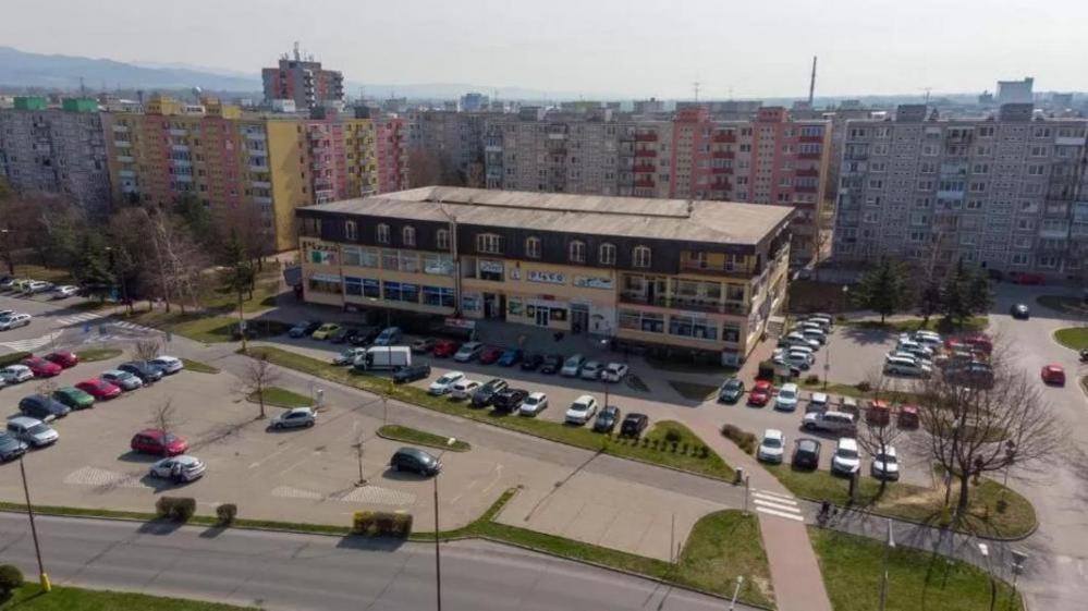 Hotel Diana Nove Mesto nad Vahom Exterior photo