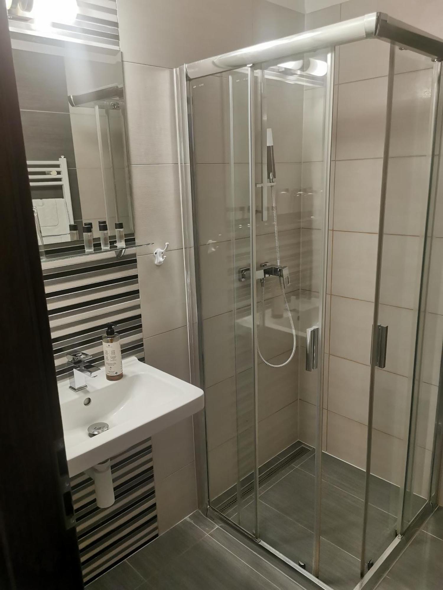 Hotel Diana Nove Mesto nad Vahom Exterior photo